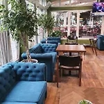 60 Hotel 3*