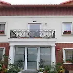 60 3* Tirana