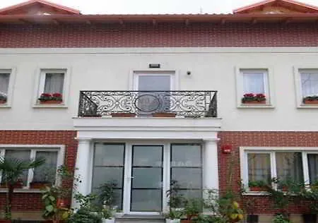 60 3* Tirana